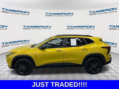 Used 2024 Chevrolet Trax ACTIV w/ Driver Confidence Package FWD image 2