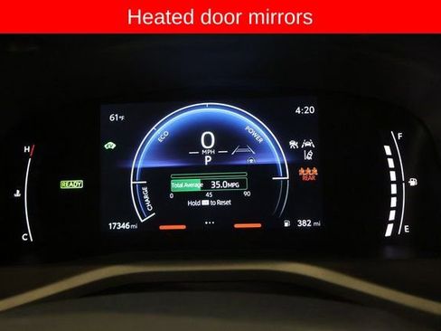 Used 2025 Toyota Camry SE image 19