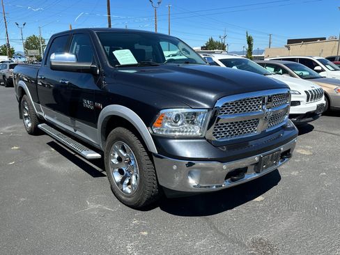 Used 2017 RAM 1500 Laramie w/ Convenience Group AWD/4WD image 2