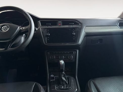 Used 2021 Volkswagen Tiguan SE FWD image 9