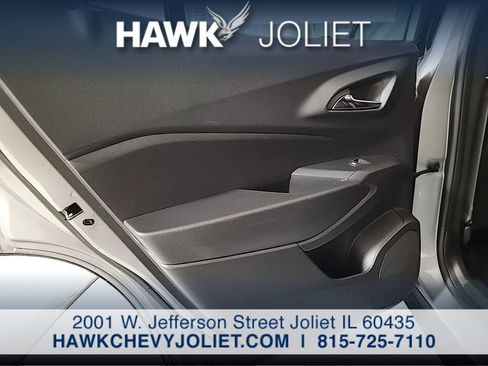 Used 2025 Chevrolet Trax LT w/ LT Convenience Package FWD image 21