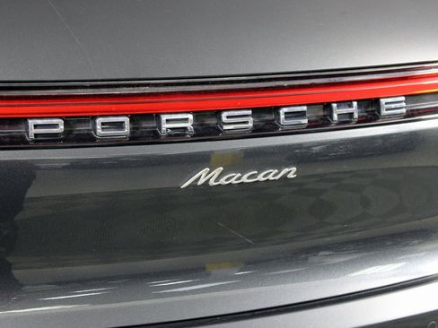 Used 2024 Porsche Macan image 13