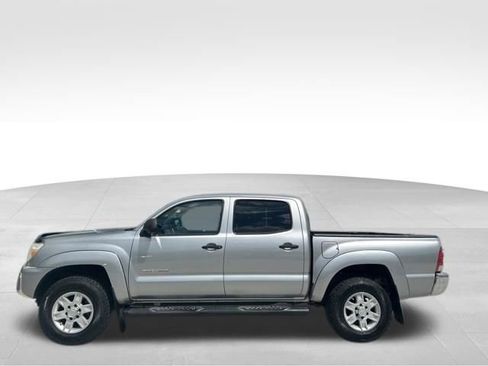 Used 2014 Toyota Tacoma PreRunner w/ SR5 Package image 2