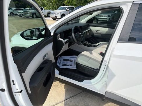 Used 2026 Hyundai Tucson SEL FWD image 10