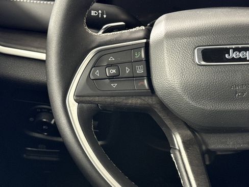 New 2025 Jeep Grand Cherokee Limited image 14