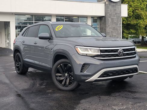 Used 2023 Volkswagen Atlas Cross Sport SE w/ Black Wheel Package FWD image 32