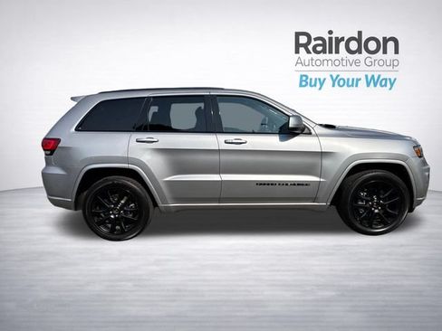 Used 2019 Jeep Grand Cherokee Altitude AWD/4WD image 8