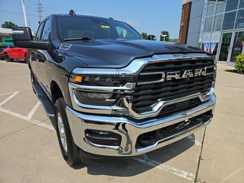 Certified 2025 RAM 2500 Big Horn AWD/4WD image 4