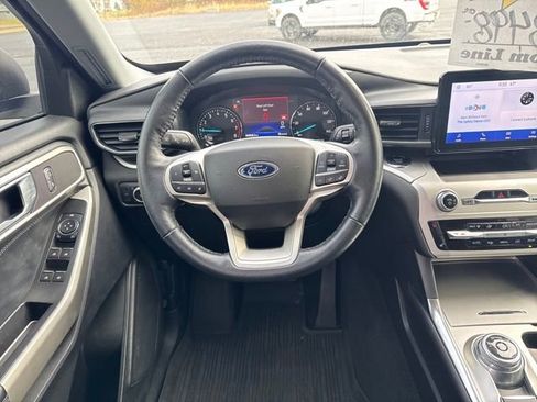 Used 2022 Ford Explorer XLT w/ Equipment Group 202A image 29
