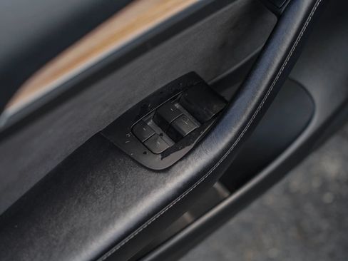 Used 2022 Tesla Model 3 Standard Range RWD image 10