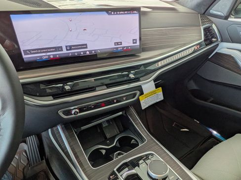 New 2026 BMW X7 xDrive40i w/ Premium Package image 22