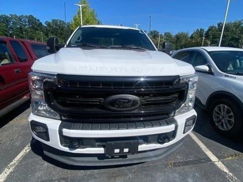 Used 2022 Ford F250 XLT w/ Black Appearance Package AWD/4WD image 2