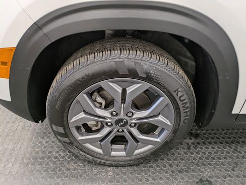 Certified 2025 Kia Seltos LX AWD/4WD image 7