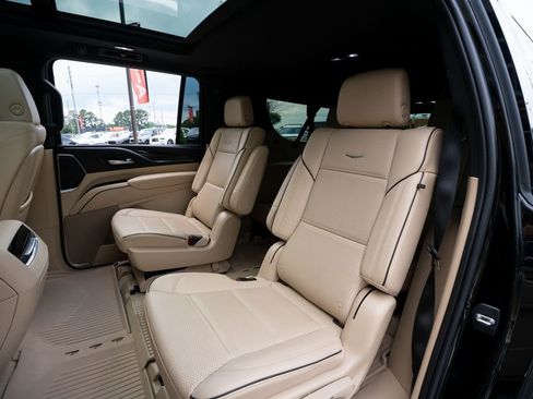 Used 2022 Cadillac Escalade ESV Premium Luxury AWD/4WD image 45