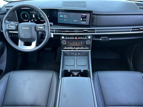 Used 2025 Hyundai Santa Fe SEL FWD image 13
