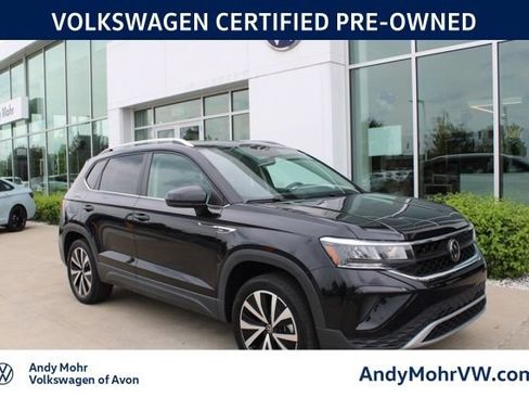 Used 2023 Volkswagen Taos SE w/ Panoramic Sunroof Package AWD/4WD image 1
