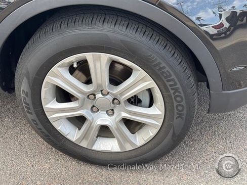 Used 2019 Land Rover Range Rover Evoque SE image 10