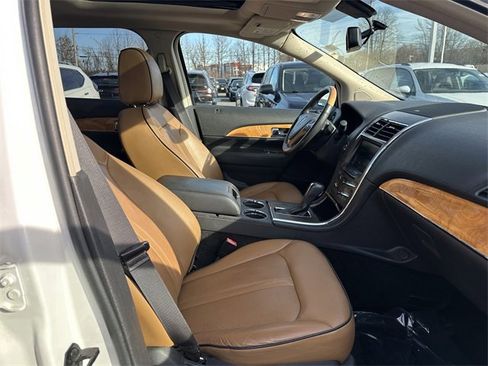 Used 2015 Lincoln MKX AWD w/ Equipment Group 102A image 34