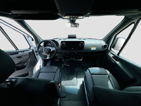 New 2025 Mercedes-Benz Sprinter 2500 image 9