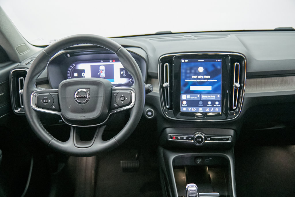 Certified 2023 Volvo XC40 B5 Ultimate w/ Protection Package Premier AWD/4WD image 23