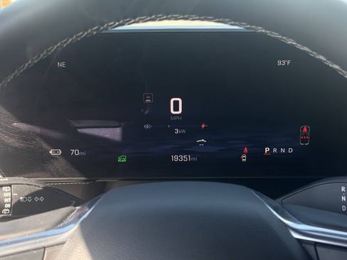 Used 2024 Chevrolet Blazer EV LT AWD/4WD image 17