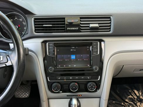 Used 2019 Volkswagen Passat 2.0T Wolfsburg FWD image 21