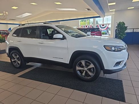 Used 2019 Jeep Cherokee Limited AWD/4WD image 10