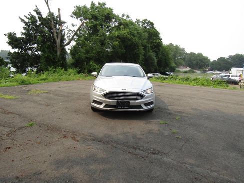 Used 2017 Ford Fusion SE FWD image 10