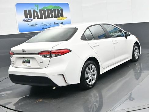 Used 2025 Toyota Corolla LE image 5