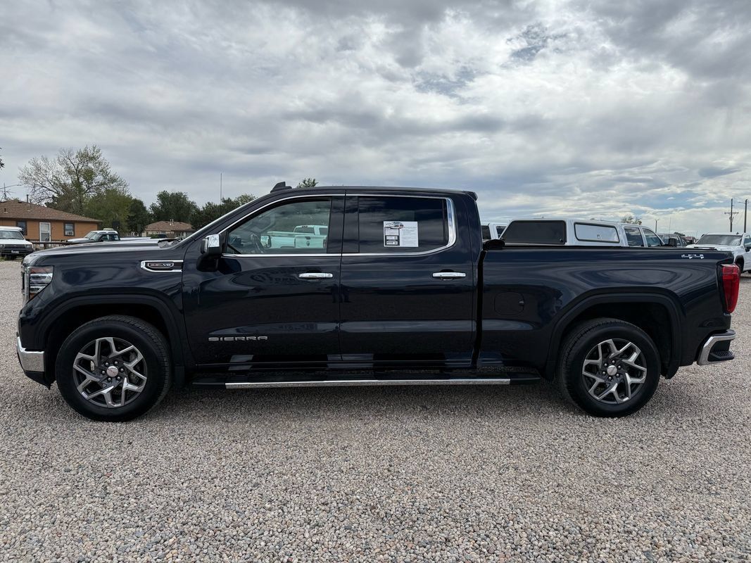 Used 2023 GMC Sierra 1500 SLT w/ SLT Premium Package AWD/4WD image 6