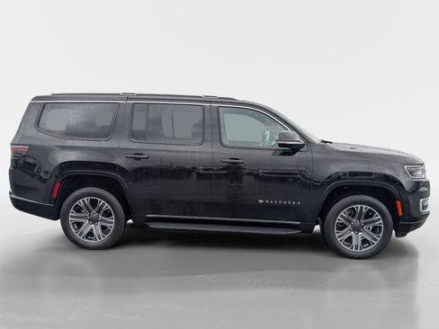 Used 2024 Jeep Wagoneer Series II image 3