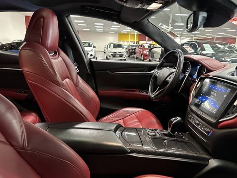 Used 2018 Maserati Ghibli S GranSport image 30