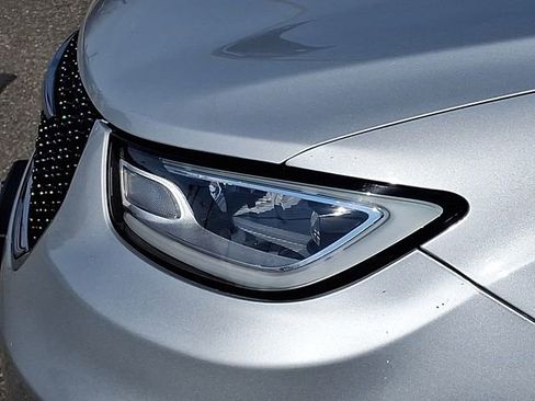 Used 2024 Chrysler Pacifica Touring-L image 29