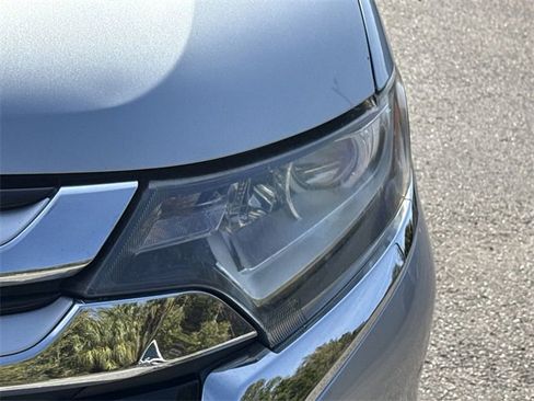 Used 2017 Mitsubishi Outlander SEL image 7