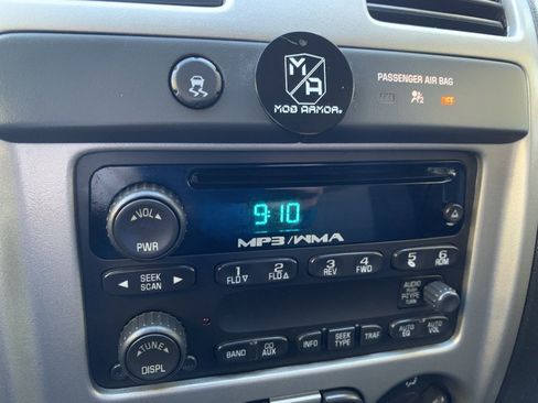 Used 2011 GMC Canyon SLE image 8