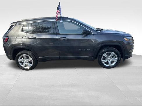 Used 2024 Jeep Compass Latitude AWD/4WD image 11