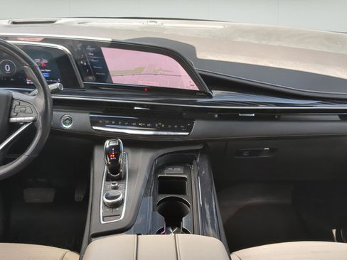 Used 2021 Cadillac Escalade Sport RWD image 19