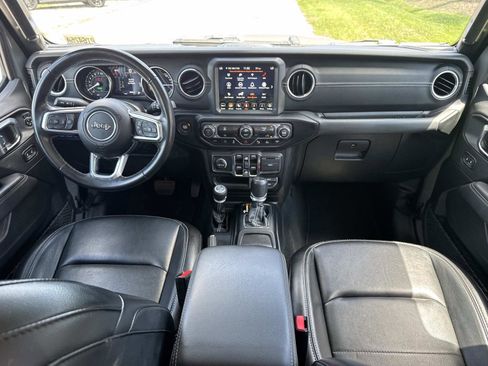 Used 2022 Jeep Wrangler Unlimited Sahara w/ Safety Group AWD/4WD image 32