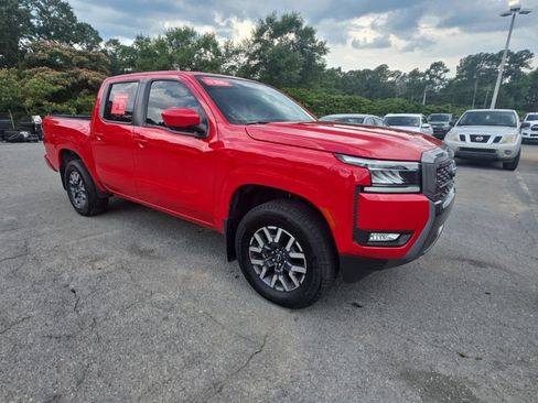 Used 2025 Nissan Frontier SL AWD/4WD image 8