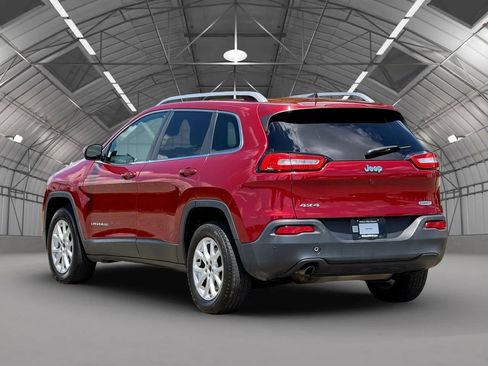 Used 2017 Jeep Cherokee Latitude w/ Comfort & Sound Group AWD/4WD image 10