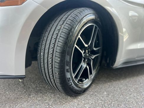 Used 2019 Ford Mustang Coupe RWD image 19