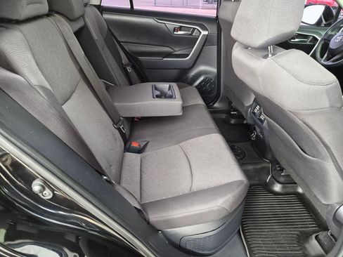 Used 2025 Toyota RAV4 XLE w/ Weather Package AWD/4WD image 19