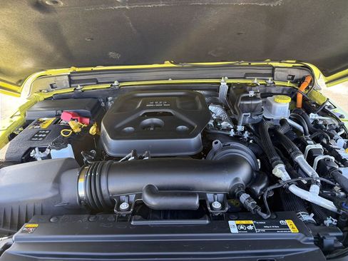 Used 2024 Jeep Wrangler Unlimited w/ Convenience Group image 35