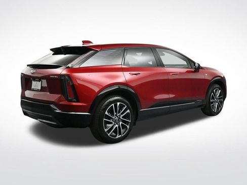 Certified 2025 Cadillac Optiq Sport 1 AWD/4WD image 5