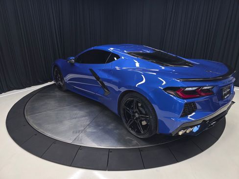 Used 2020 Chevrolet Corvette Stingray Preferred Cpe w/ 2LT Preferred Equipment Group RWD image 11