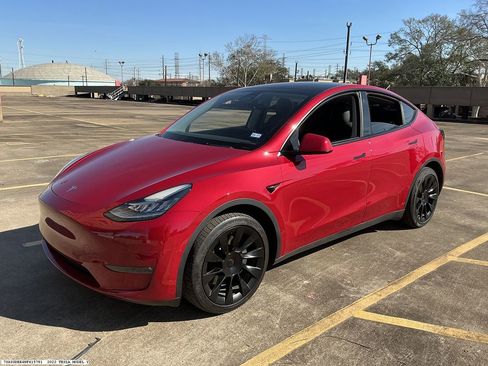 Used 2022 Tesla Model Y Long Range image 3