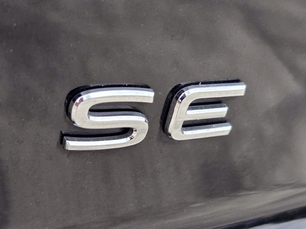 Certified 2024 Volkswagen Atlas Cross Sport SE FWD image 14