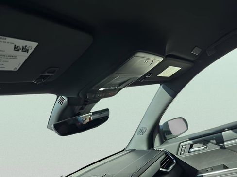 New 2026 GMC Acadia Elevation image 17