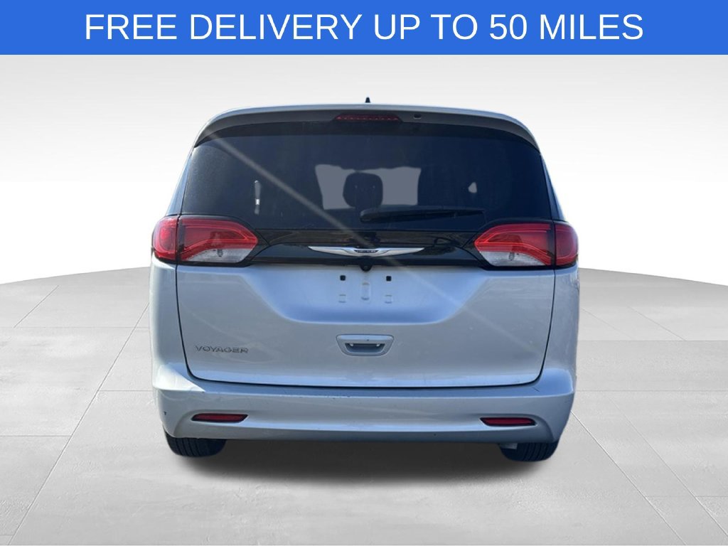 Used 2024 Chrysler Voyager LX FWD image 7