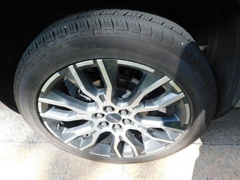 Certified 2026 GMC Acadia Denali Ultimate w/ LPO, Floor Liner Package FWD image 8